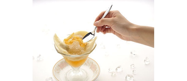 ｢かき氷餃子｣は、“しょっぱい”かき氷(480円/華興)
