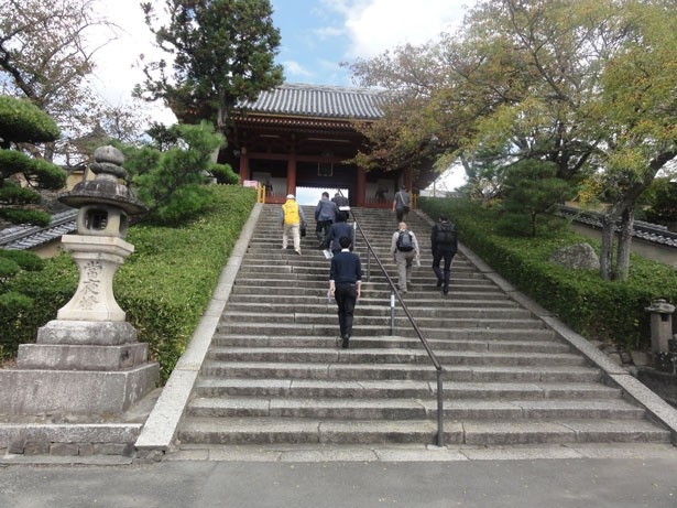 「聖徳太子御廟」を守護するために建立されたといわれる「磯長山　叡福寺」