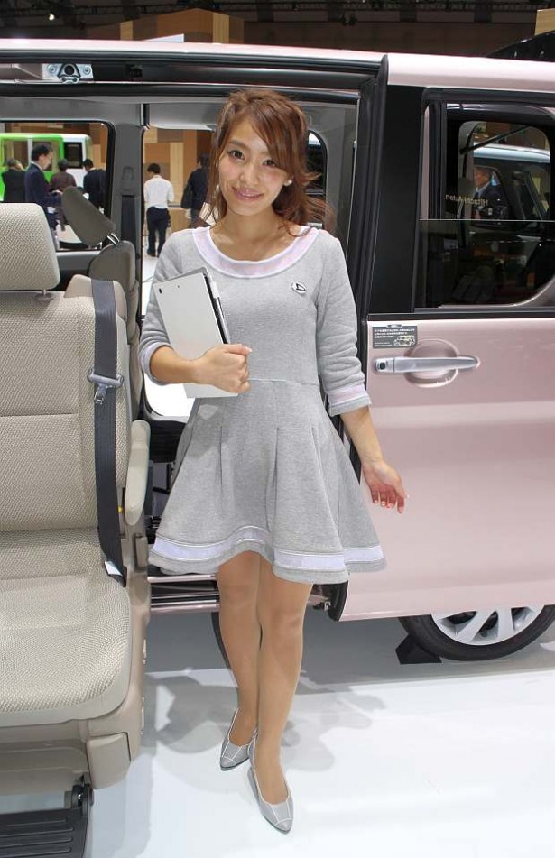 美人コンパニオン画像 in 東京モーターショー2015 12/40