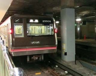 大阪市営地下鉄でハロウィン・ホラーナイトを体験！