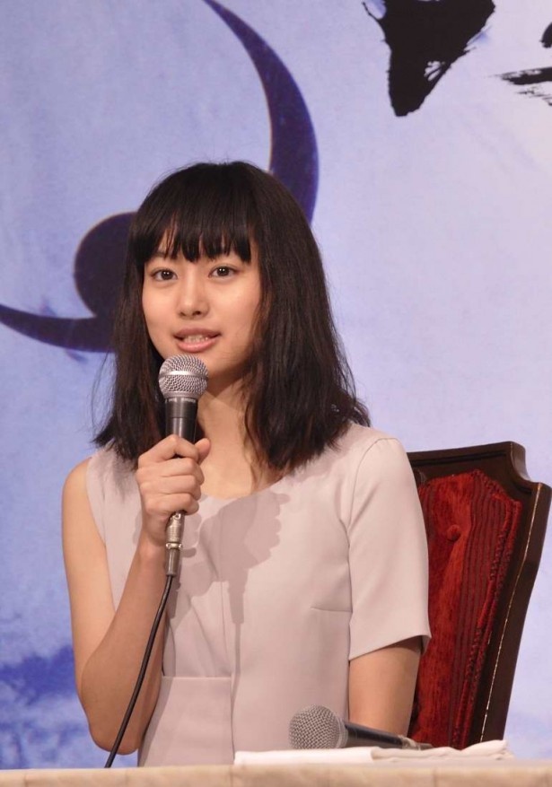 声を失った娘と日本語学校の教師の2役を好演した忽那汐里