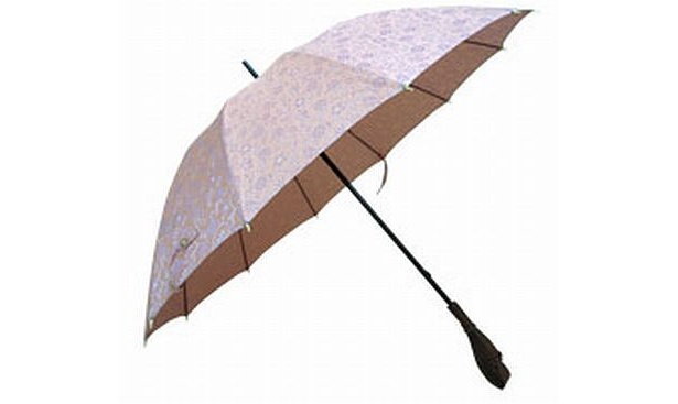 今年の傘のトレンドは「オシャレなビニールカサ」と「老舗のカサ」の2極化傾向【商品画像など】