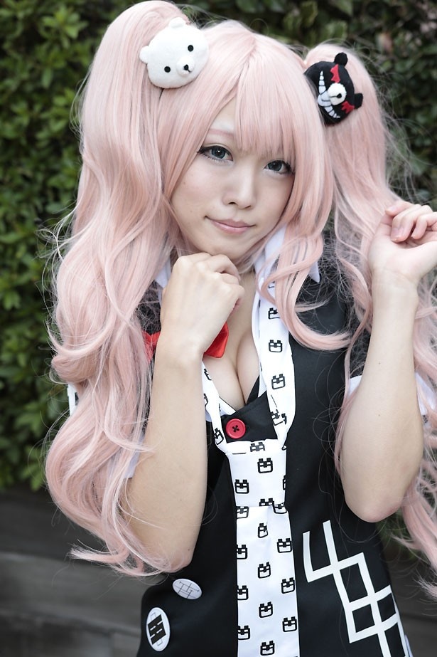 「ダンガンロンパ」の江ノ島盾子に扮するコスプレイヤーも多かった
