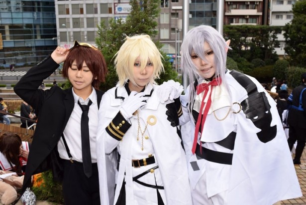 コスプレイヤー＝左より、nari-也-、Orise、Aoi
