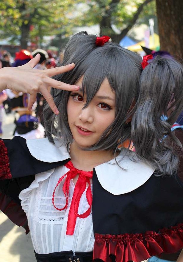 池袋ハロウィンの様子。「アイドルマスター シンデレラガールズ」の神崎蘭子に扮するエビスさん