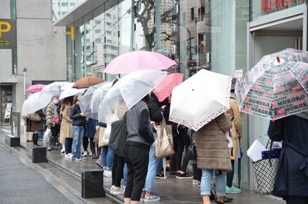 【写真を見る】前回は会場前に行列ができるほどの人気フリマイベント