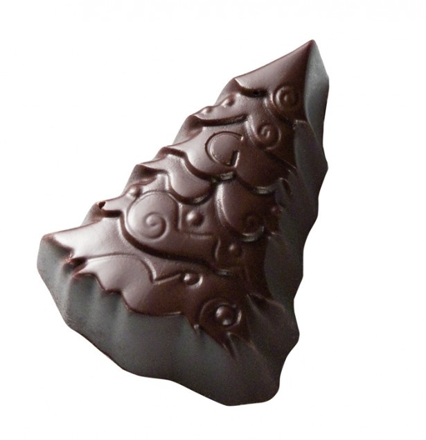 限定チョコ｢ノエル｣のツリー　※レ(ミルクチョコ)・ブラン(ホワイトチョコ)・ノア(ダークチョコ)の3種フレーバーあり ※写真はノア
