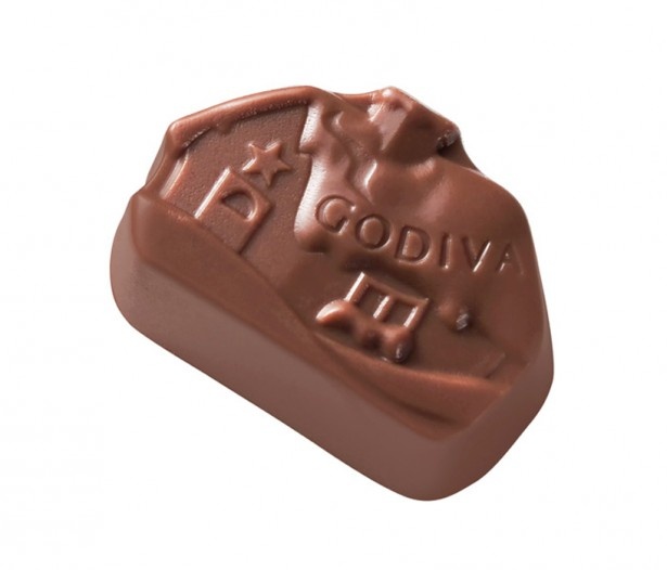 限定チョコ｢ノエル｣のスノーハウス　※レ(ミルクチョコ)・ブラン(ホワイトチョコ)・ノア(ダークチョコ)の3種フレーバーあり ※写真はレ