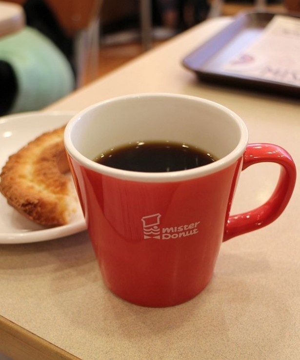 ドーナツとの相性にこだわった「ミスド ブレンドコーヒー」(270円)が新発売