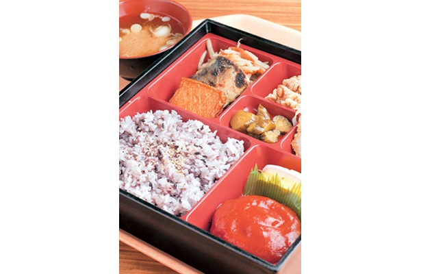 【都庁弁当（580円※火・水・金曜限定）など“都庁グルメ”画像】