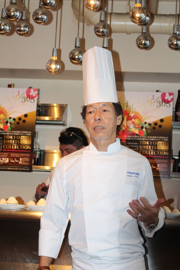 「Tokyo Sweets Collection 2015」の総合プロデューサーである、大橋シェフ。「参加パティシエのチームワークをうまくまとめて、素晴らしいイベントにしていきたい」と意気込みを語った