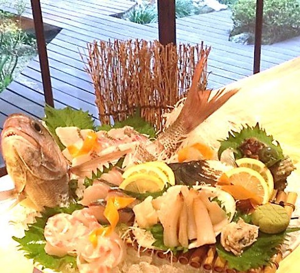 【写真を見る】伊良湖漁港直送の海の幸