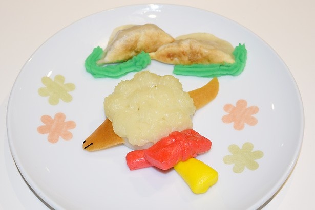 「フェニニニ♪フェニーのお散歩餃子プレート」(750円)