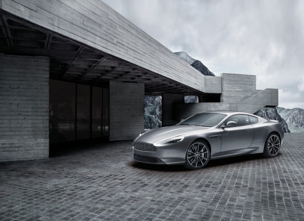 アストンマーティンDB9 GT Bond Edition。からh-はボンドエディションだけの「スペクター・シルバー」。007ロゴを配したシリアルナンバーが入っている