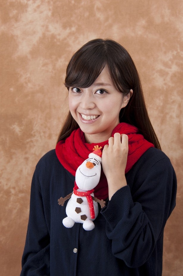 オラフのマスコット付きでみんなの視線をゲット！「マフラー」(3300円)
