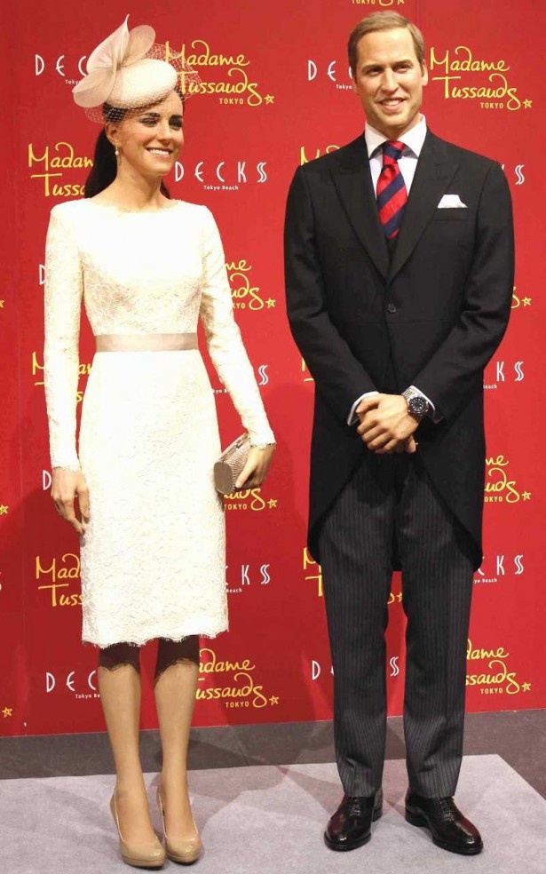 【写真を見る】“おしどり夫婦”  で知られる「ウィリアム王子・キャサリン妃」の等身大フィギュア