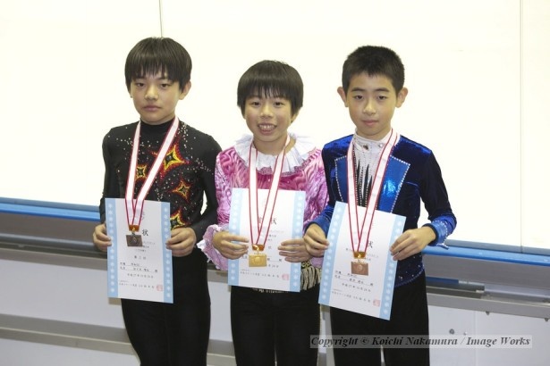 写真左から、佐々木晴也、佐藤駿、壺井達也。全日本ノービス男子の表彰台の3名。いずれも将来有望な選手だ