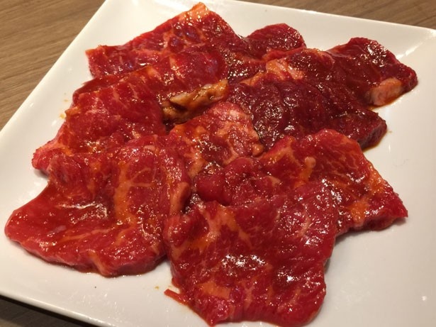 上ハラミと上ロース(写真手前)