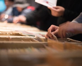 大手メーカーも参加！青山の“夢のレコード市”