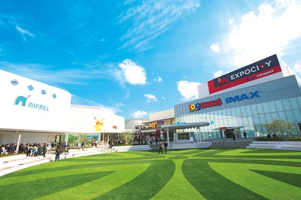 15年11/19にオープンした、日本最大級の大型複合施設「EXPOCITY」。8つのエンタメ施設と「ららぽーとEXPOCITY」305店が集まる
