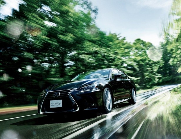 マイナーチェンジしたグランドツーリングセダンの「GS」シリーズ(551万7000～846万3000円)