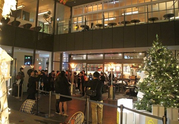 スターバックス コーヒー 東急プラザ 表参道原宿店の様子