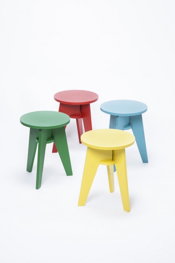 Piet Hein Eekの「CRISIS STOOL」(3万240円)は、シンプルな素材と技法を用いながら、ディテールのこだわりと、使っていく中での表情の変化が感じ取れるシリーズ