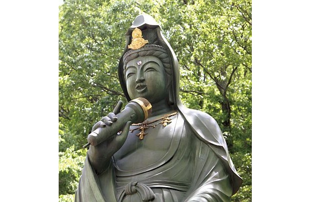 ナイスな表情の“カラオケ観音”ほか珍画像