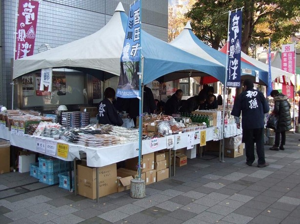 【写真を見る】山形県酒田市のグルメや特産品が大集合(過去開催の様子)