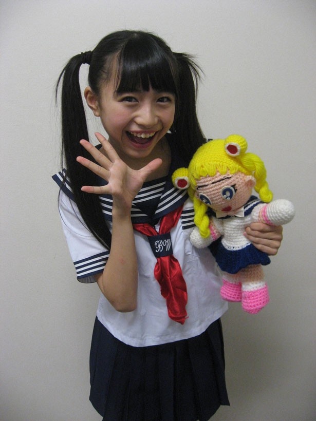 セーラー服姿の其原有沙