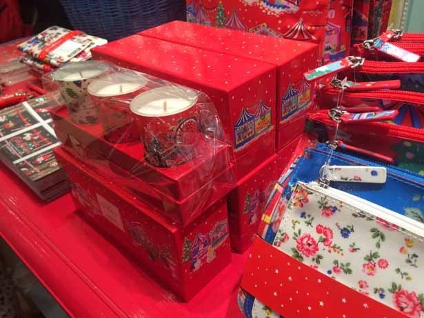 クリスマスシーズンにピッタリなアイテムも。友達へのプレゼントによさそう