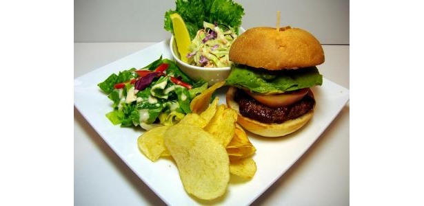 アボガドバーガーメレティ（￥980、ノニティー付）