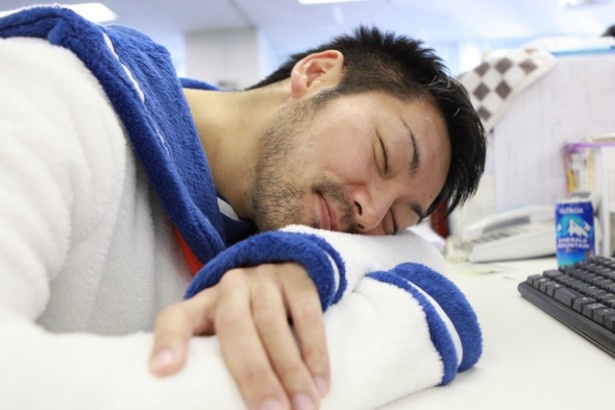 フカフカの生地に頬ずりするだけで、うっとり夢心地に。会社で着れば、後輩を無駄に怒らずに済むかも!?