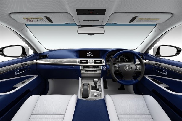【写真を見る】ラグジュアリーな雰囲気漂う「LS600h L-Select Escape Jouney仕様車」の車内