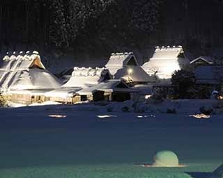 京都美山かやぶきの里で冬の絶景ライトアップ開催