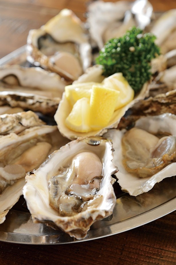 北海道・厚岸産のカキを心ゆくまで楽しんで！(大阪・牡蠣酒場 佐々木孫べえ)