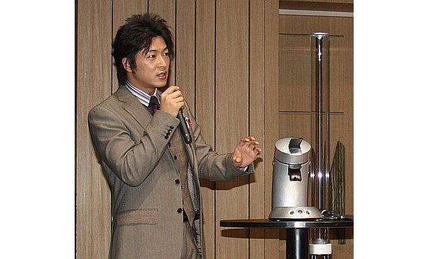 熱弁をふるう細川茂樹さん
