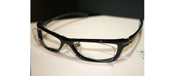 男のやんちゃ買い推進委員会推薦「999.9（フォーナインズ」。“眼鏡は視力矯正具である”をコンセプトに開発されたブランド