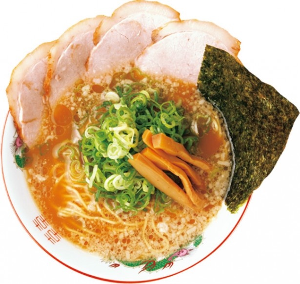 京都ラーメンの伝統的な鶏白湯スープの製法を3代踏襲し、唯一無二のスープを作り続けている珍遊の「鶏白湯中華そば」