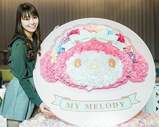 サンリオピューロランド25周年！キュートな限定フードに美女もハッピー