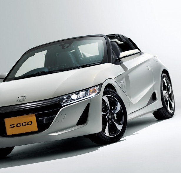 「S660 α」オプション装着車(プレミアムスターホワイト・パール)