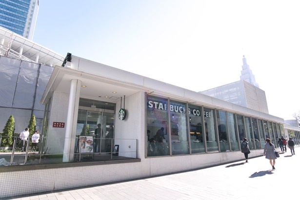 国内初の「White Winter Starbucks」は、2016年1月12日(火)まで開催中