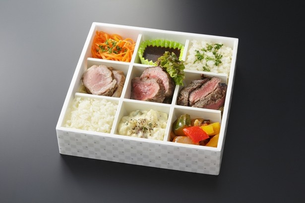 肉フェス初登場のBistro Petitによる「“フレンチジビエ” の新春フィレ肉盛り合わせ弁当」(2500円)