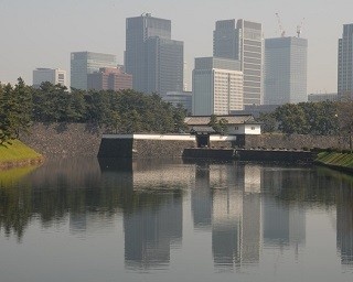 クルマでぐるり！“巨大パワースポット”皇居外苑へ