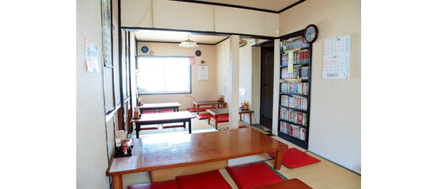 「新生 みゆきちゃん定食」の店の奥には予想に反し広いスペースあり