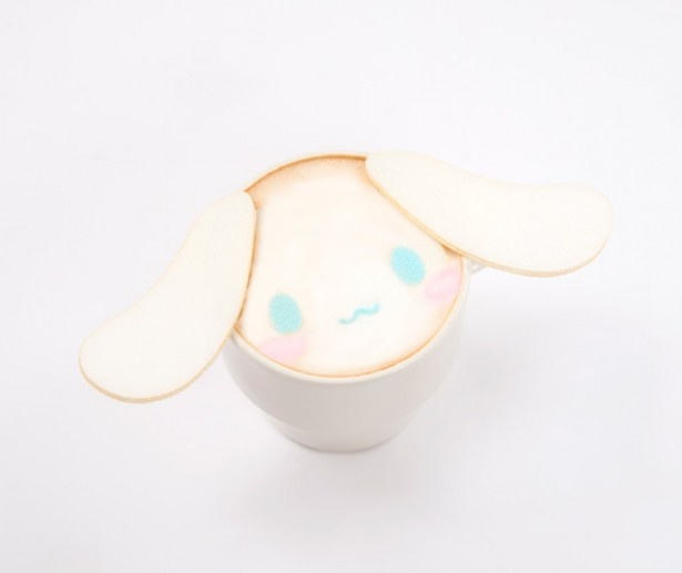 「いっき飲みはダメだよ シナモンのホットラテ」(734円)は、ミルクたっぷりでホっとする味わい