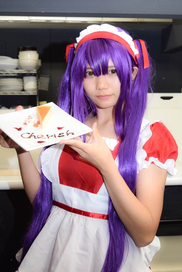 メイドの衣装がよく似合う