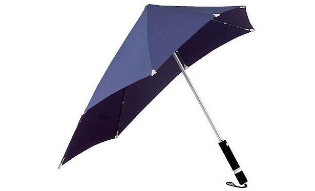 暴風雨もへっちゃら!?進化した“傘”のスゴイ機能