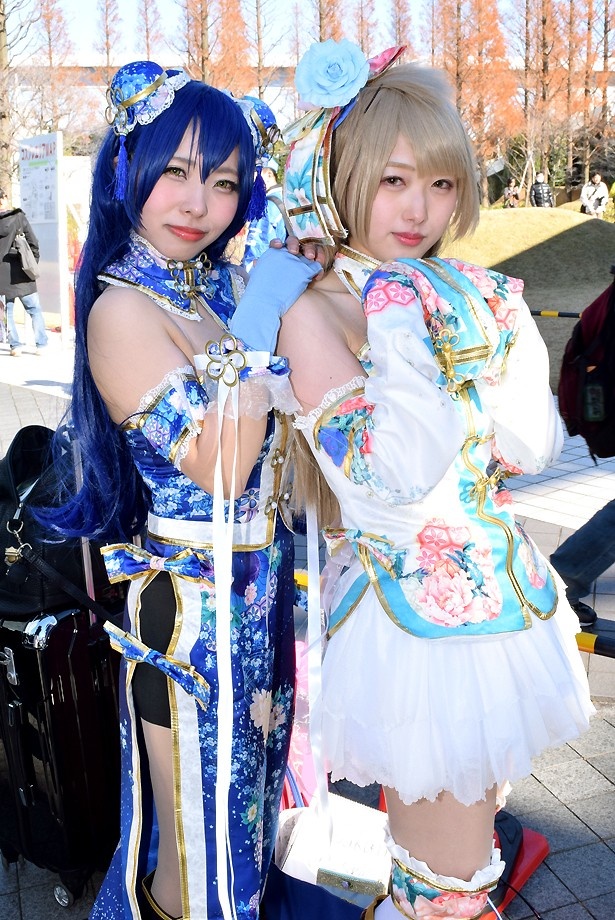 園田海未に扮する六花さん(写真左)と、南ことりに扮するsakumaさん(写真右)