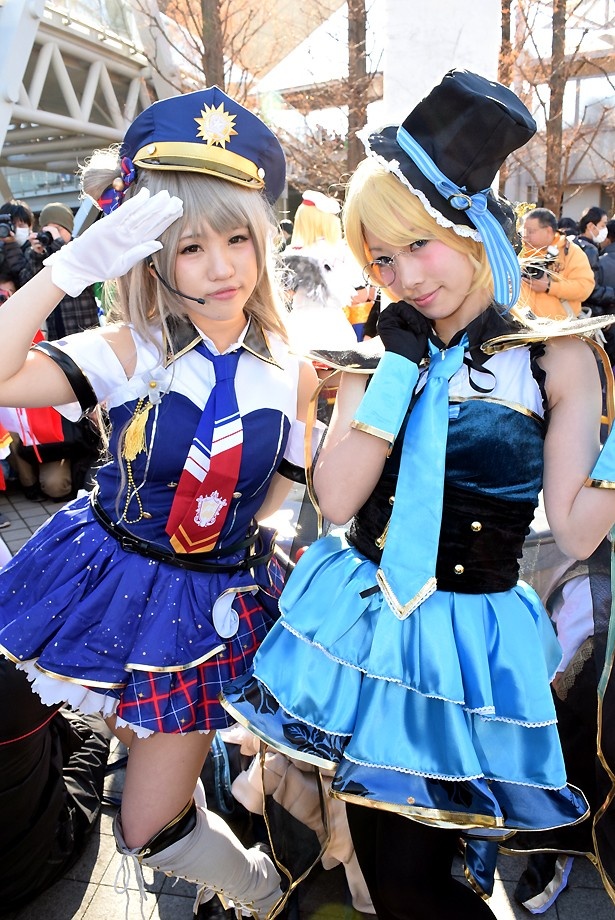 南ことりに扮するれもんさん(写真左)と、絢瀬絵里に扮するFlorenceさん(写真右)